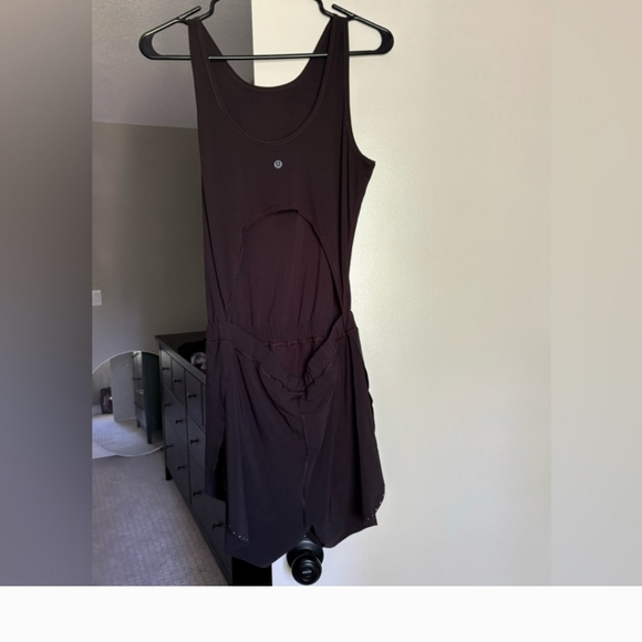 Lululemon open back romper black size 4 - Picture 4 of 4